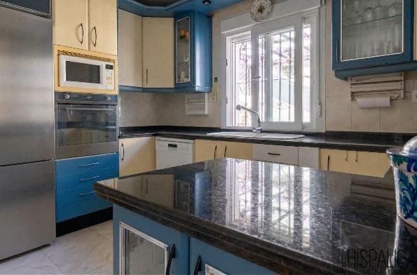 5 soveværelse Villa til salg i Sanlucar la Mayor med swimmingpool - € 420.000 (Ref: 9720717)