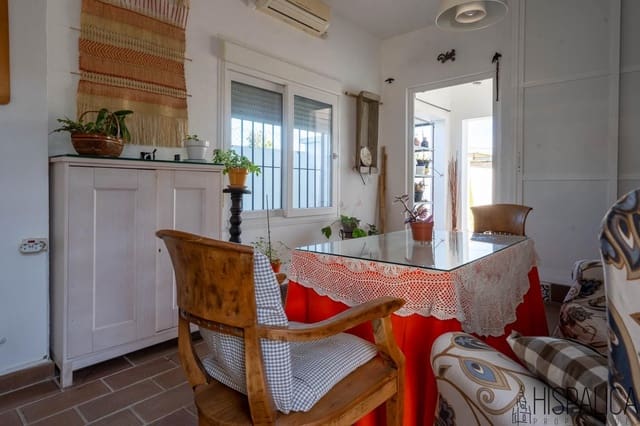 5 soveværelse Villa til salg i Sanlúcar la Mayor med swimmingpool - € 420.000 (Ref: 9720717)