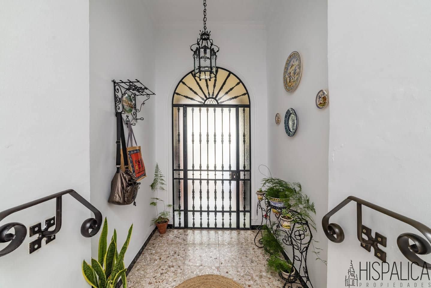 6 bedroom Villa for sale in Carmona - € 580,000 (Ref: 9815202)