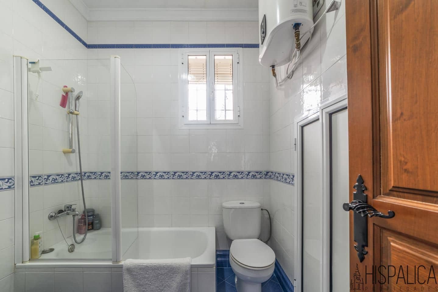 6 bedroom Villa for sale in Carmona - € 580,000 (Ref: 9815202)