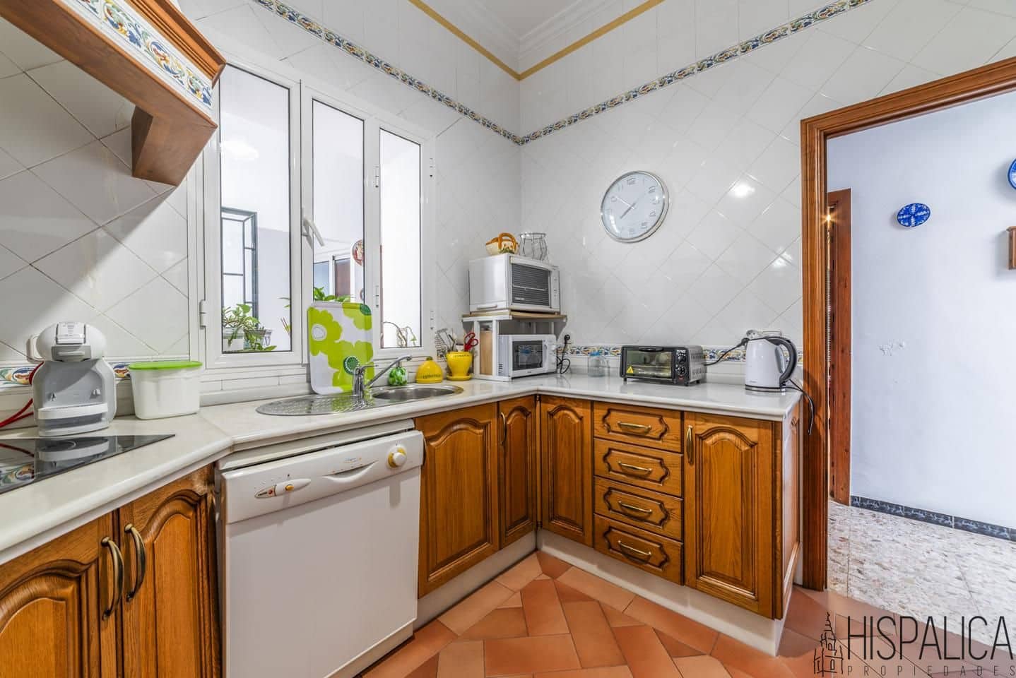 6 bedroom Villa for sale in Carmona - € 580,000 (Ref: 9815202)