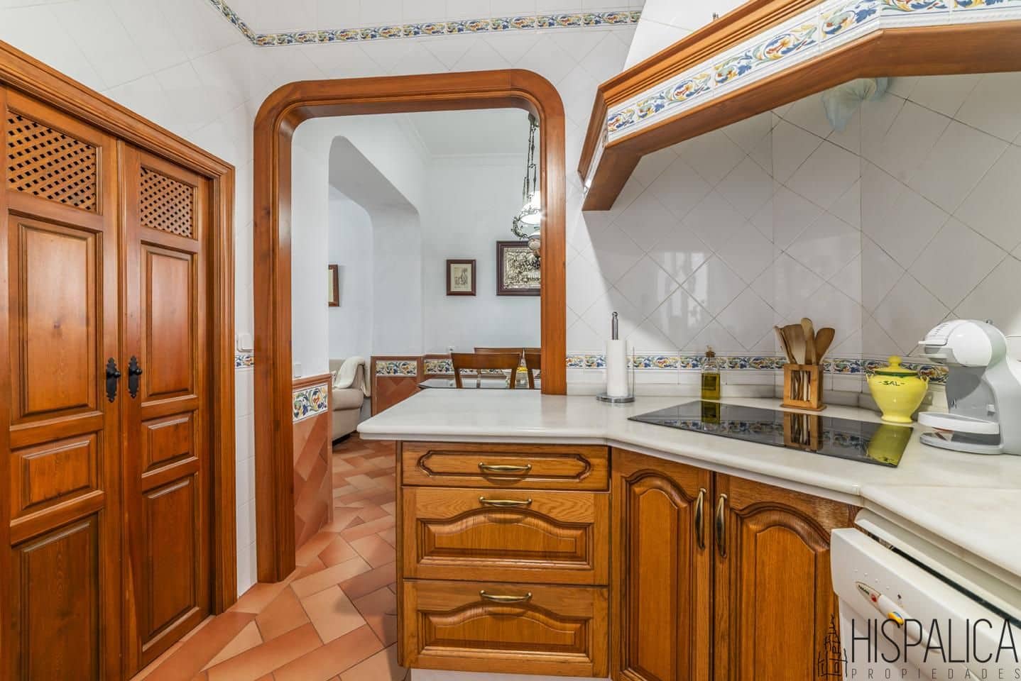 6 bedroom Villa for sale in Carmona - € 580,000 (Ref: 9815202)