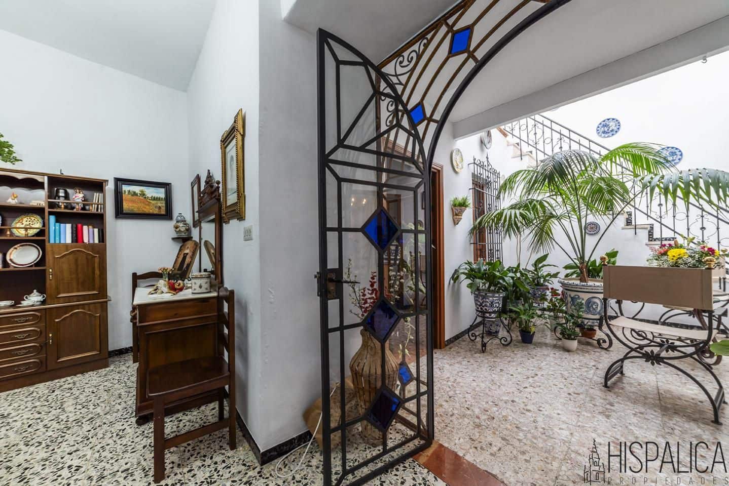 6 bedroom Villa for sale in Carmona - € 580,000 (Ref: 9815202)