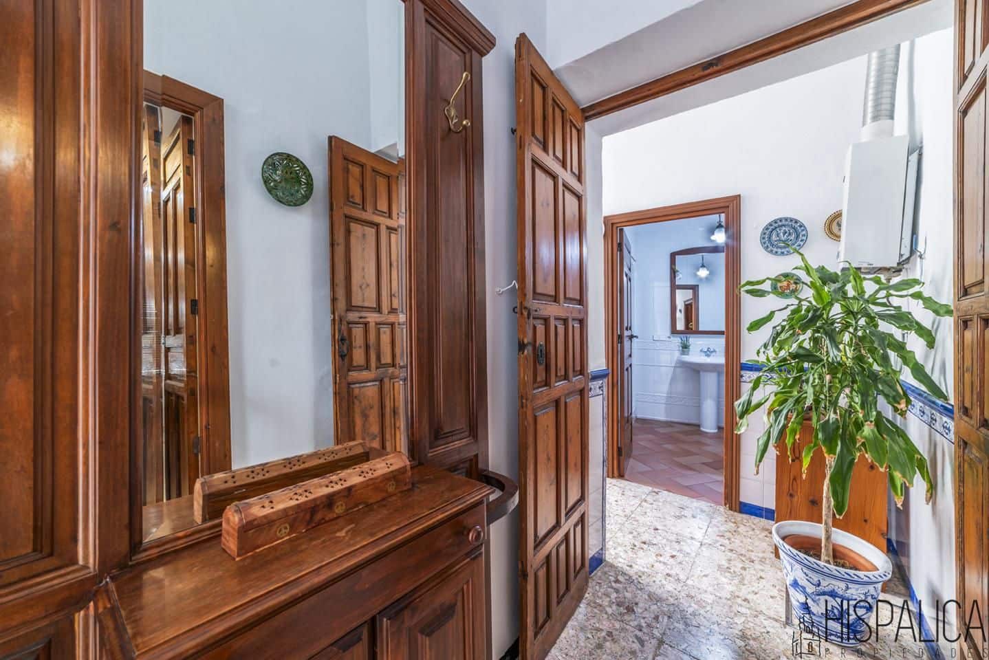 6 bedroom Villa for sale in Carmona - € 580,000 (Ref: 9815202)