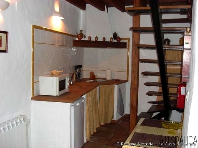 1 bedroom Villa for sale in Villaluenga del Rosario - € 70,000 (Ref: 9893225)