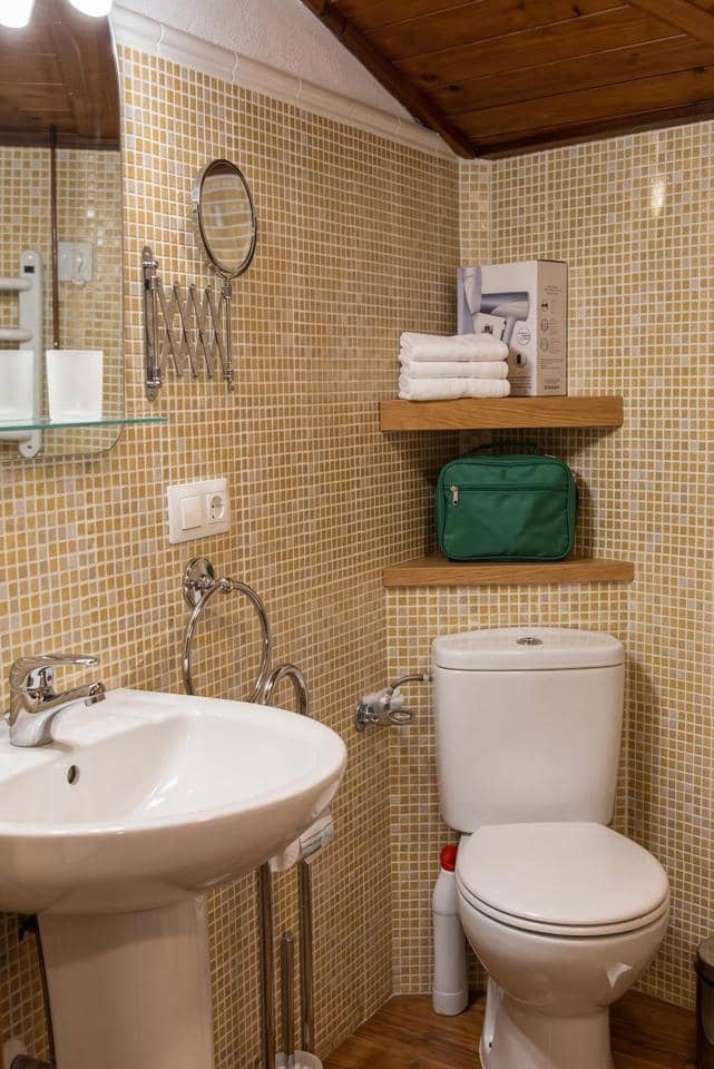 1 bedroom Villa for sale in Villaluenga del Rosario - € 70,000 (Ref: 9893225)