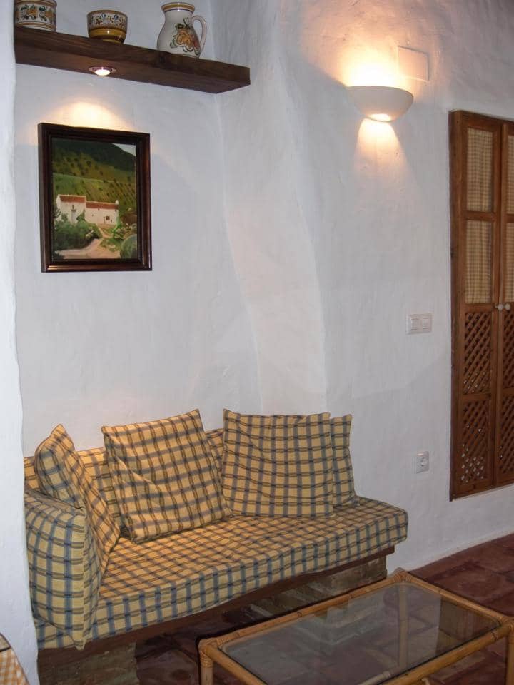 1 bedroom Villa for sale in Villaluenga del Rosario - € 70,000 (Ref: 9893225)