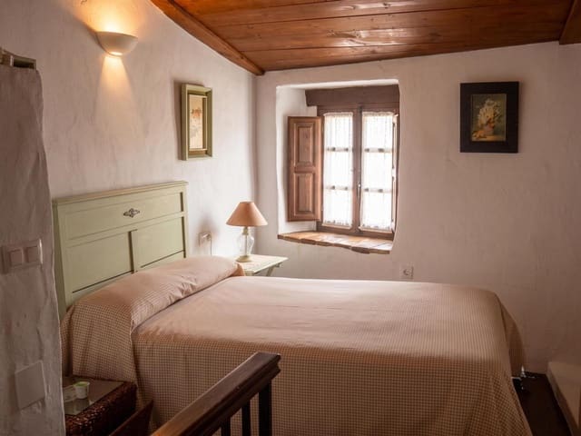 1 bedroom Villa for sale in Villaluenga del Rosario - € 70,000 (Ref: 9893225)