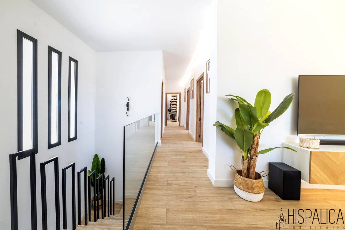 Chalet de 3 habitaciones en Villanueva del Río y Minas en venta - 449.000 € (Ref: 9893226)