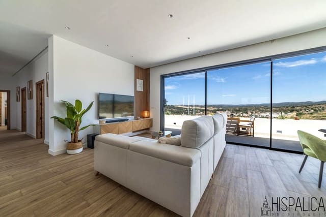 3 bedroom Villa for sale in Villanueva del Río y Minas - € 449,000 (Ref: 9893226)