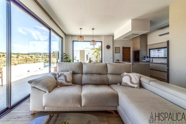 3 bedroom Villa for sale in Villanueva del Río y Minas - € 449,000 (Ref: 9893226)