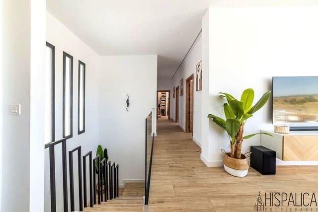 3 bedroom Villa for sale in Villanueva del Río y Minas - € 449,000 (Ref: 9893226)