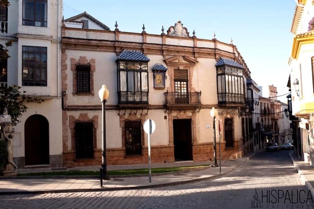 10 bedroom Villa for sale in Baena - € 950,000 (Ref: 9898404)