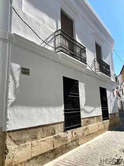 4 bedroom Villa for sale in Ecija - € 245,000 (Ref: 9898405)