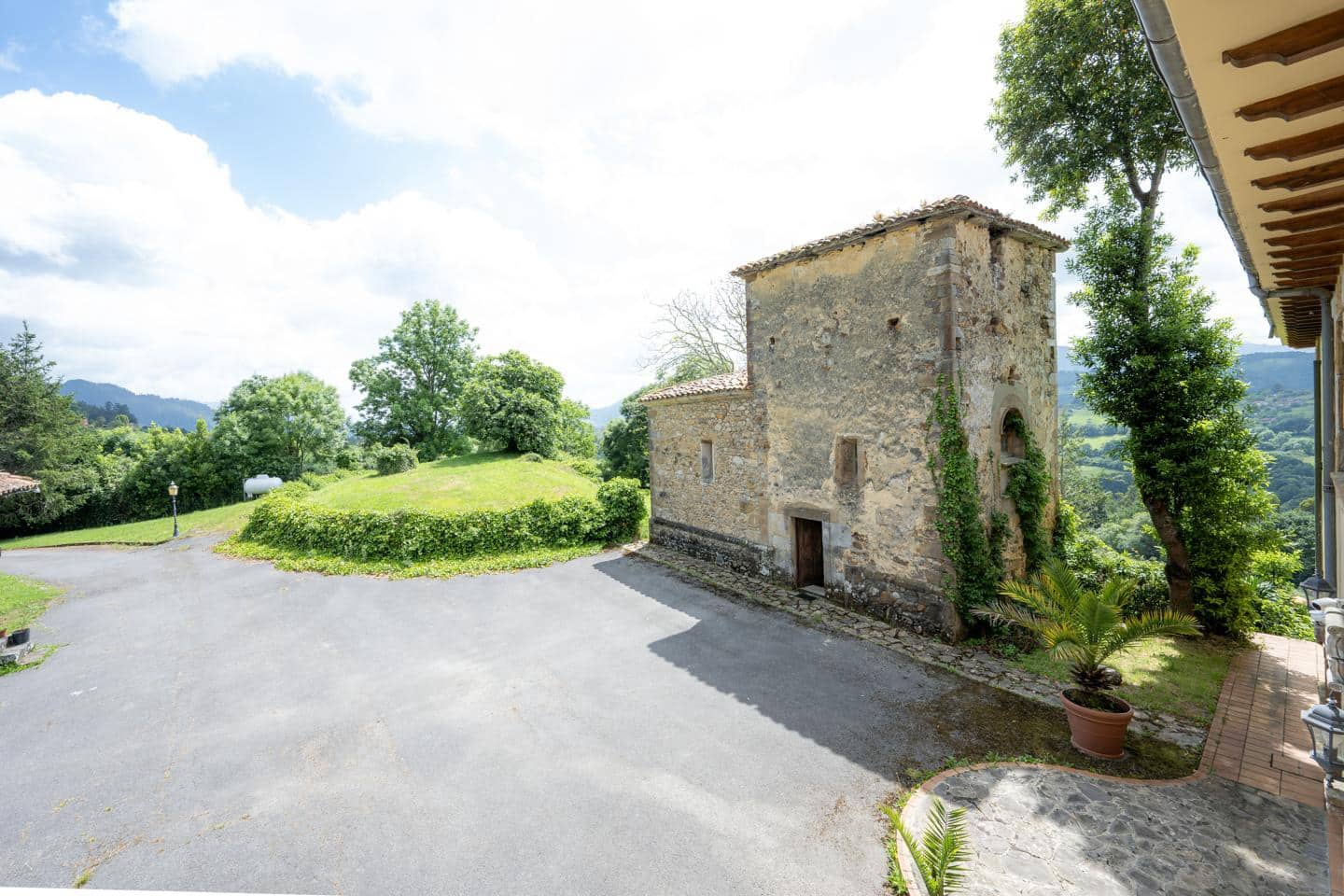 6 bedroom Villa for sale in Pilona - € 1,150,000 (Ref: 9905174)