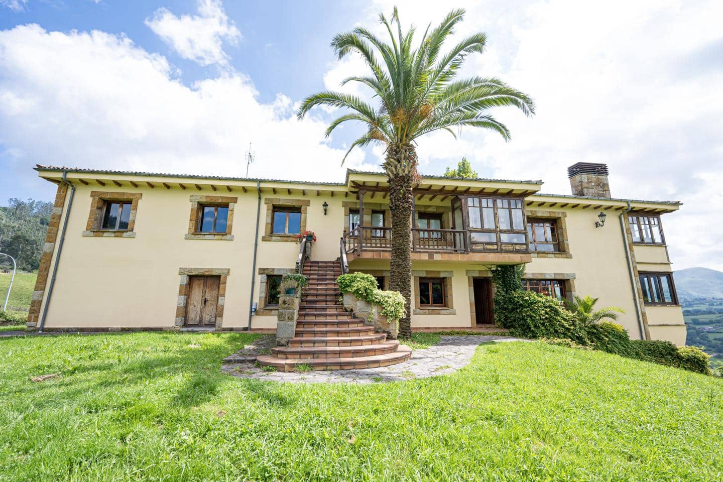 6 bedroom Villa for sale in Pilona - € 1,150,000 (Ref: 9905174)