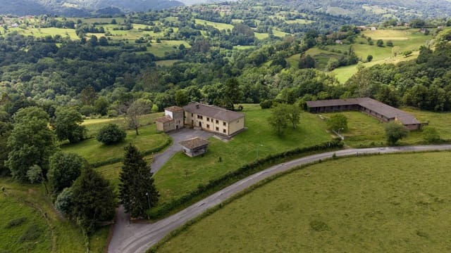 6 bedroom Villa for sale in Piloña - € 1,150,000 (Ref: 9905174)