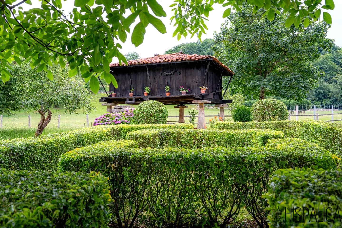 10 bedroom Villa for sale in Cangas de Onis - € 1,300,000 (Ref: 9934989)