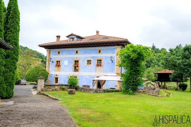 10 bedroom Villa for sale in Cangas de Onís - € 1,300,000 (Ref: 9934989)