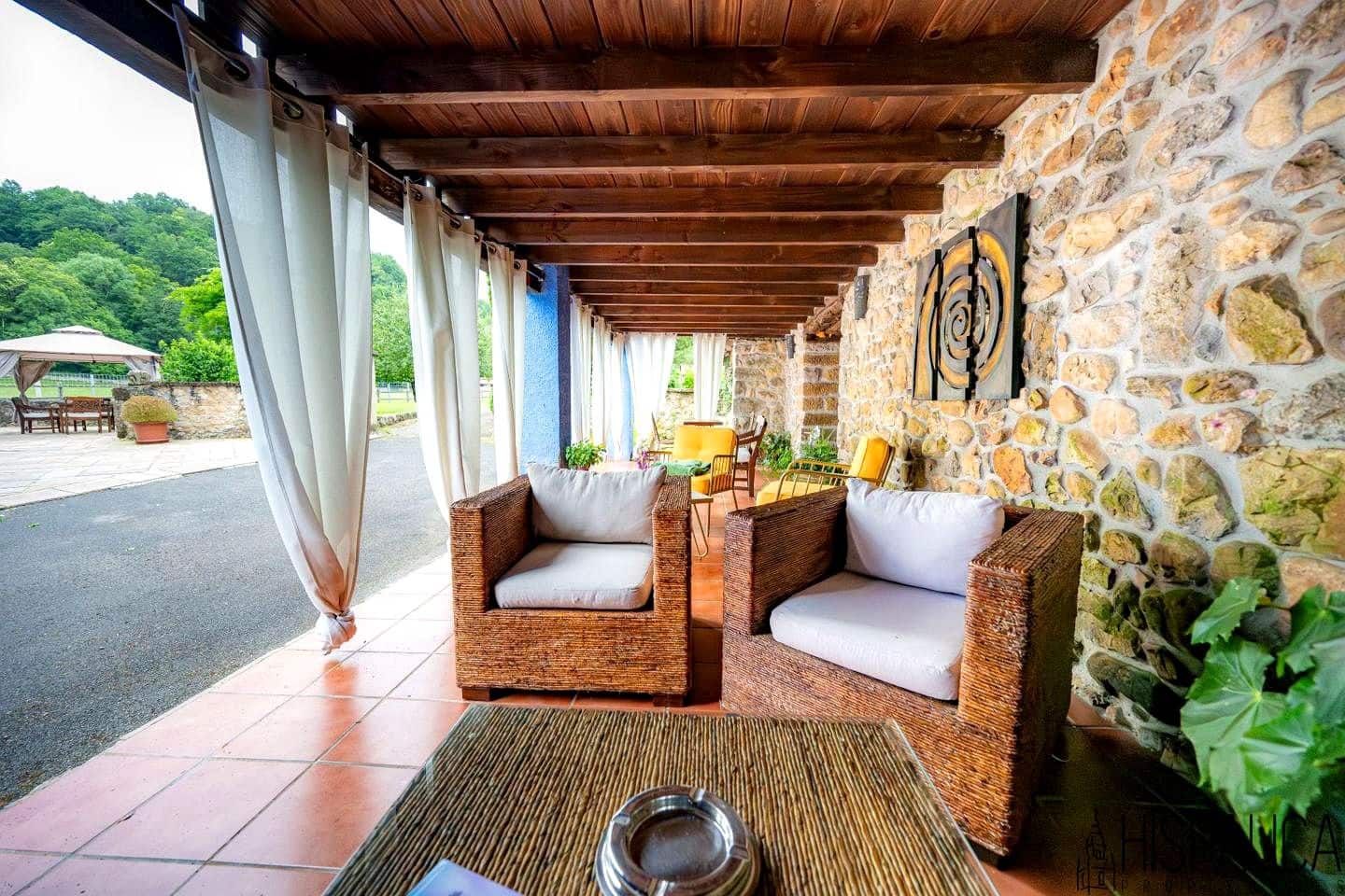 10 bedroom Villa for sale in Cangas de Onis - € 1,300,000 (Ref: 9934989)