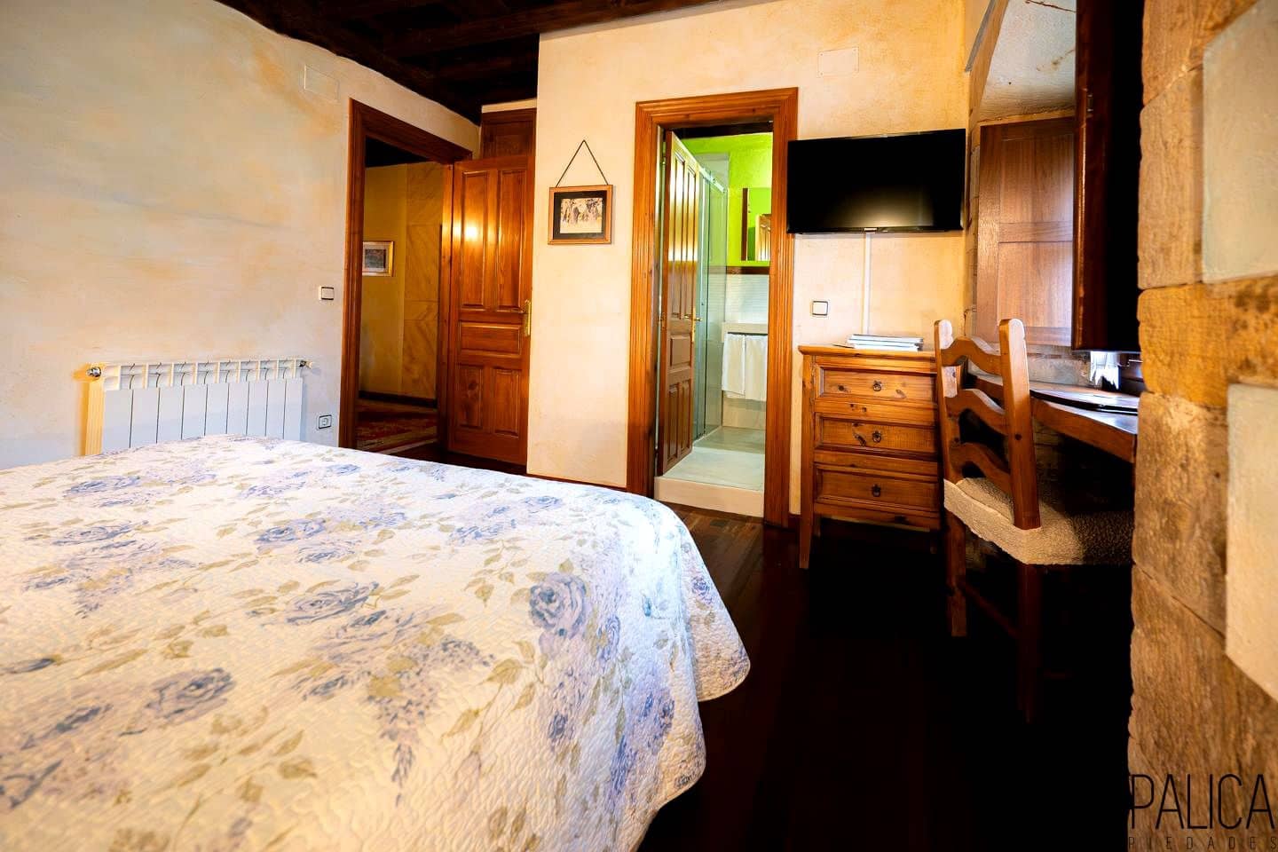 10 bedroom Villa for sale in Cangas de Onis - € 1,300,000 (Ref: 9934989)