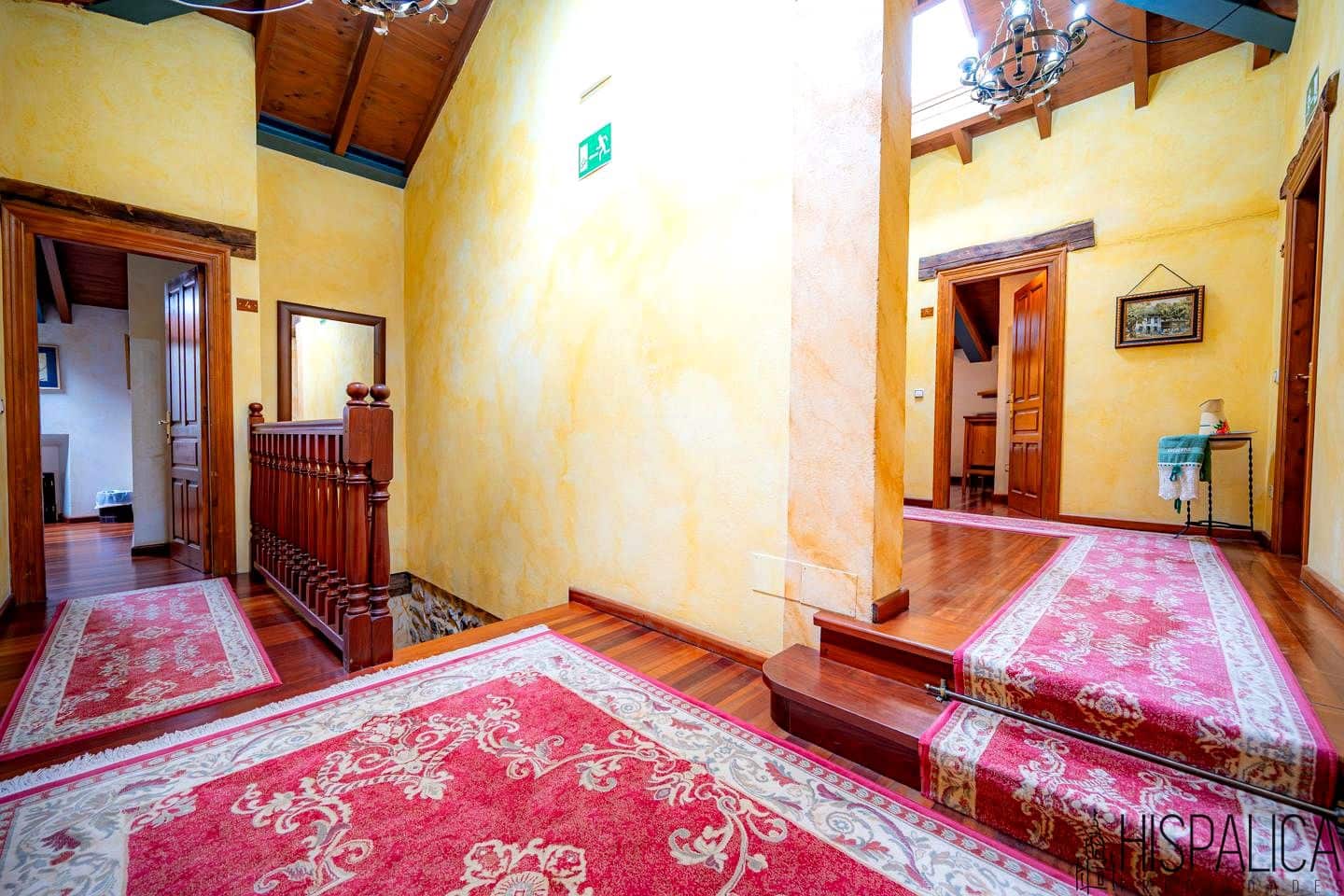 10 bedroom Villa for sale in Cangas de Onis - € 1,300,000 (Ref: 9934989)