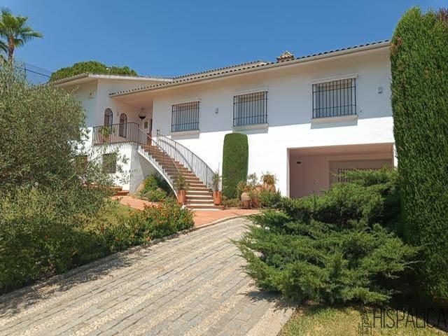 6 soveværelse Villa til salg i El Brillante, Córdoba by med swimmingpool - € 990.000 (Ref: 9996212)