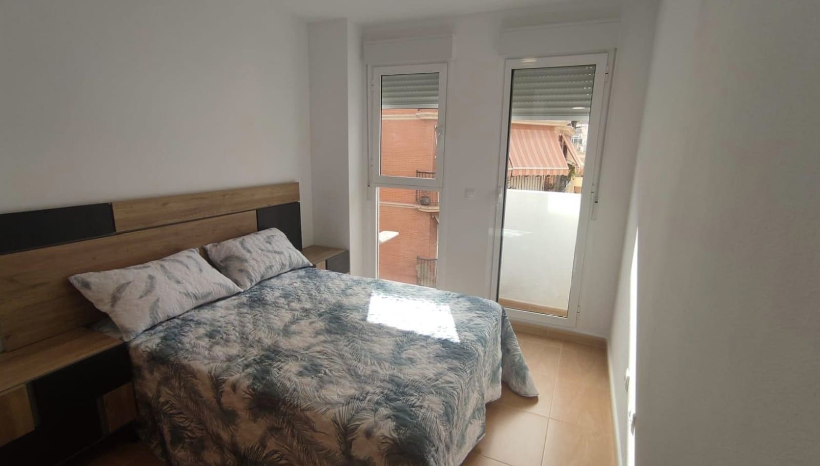 2 soveværelse Lejlighed til salg i Alicante by - € 260.000 (Ref: 10004925)