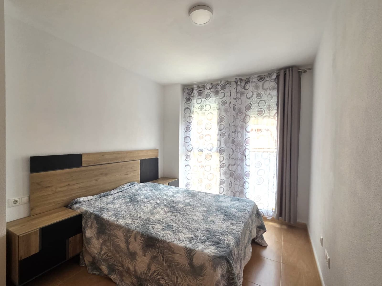 2 soveværelse Lejlighed til salg i Alicante by - € 260.000 (Ref: 10004925)