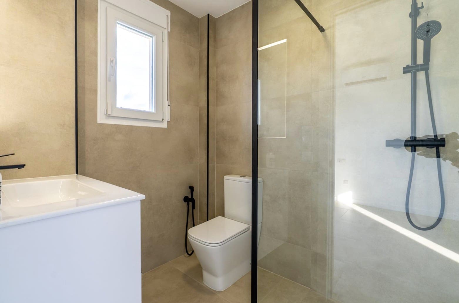 3 bedroom Villa for sale in El Campello with garage - € 549,500 (Ref: 10009965)