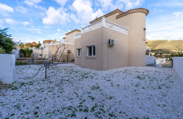 3 bedroom Villa for sale in El Campello with garage - € 549,500 (Ref: 10009965)
