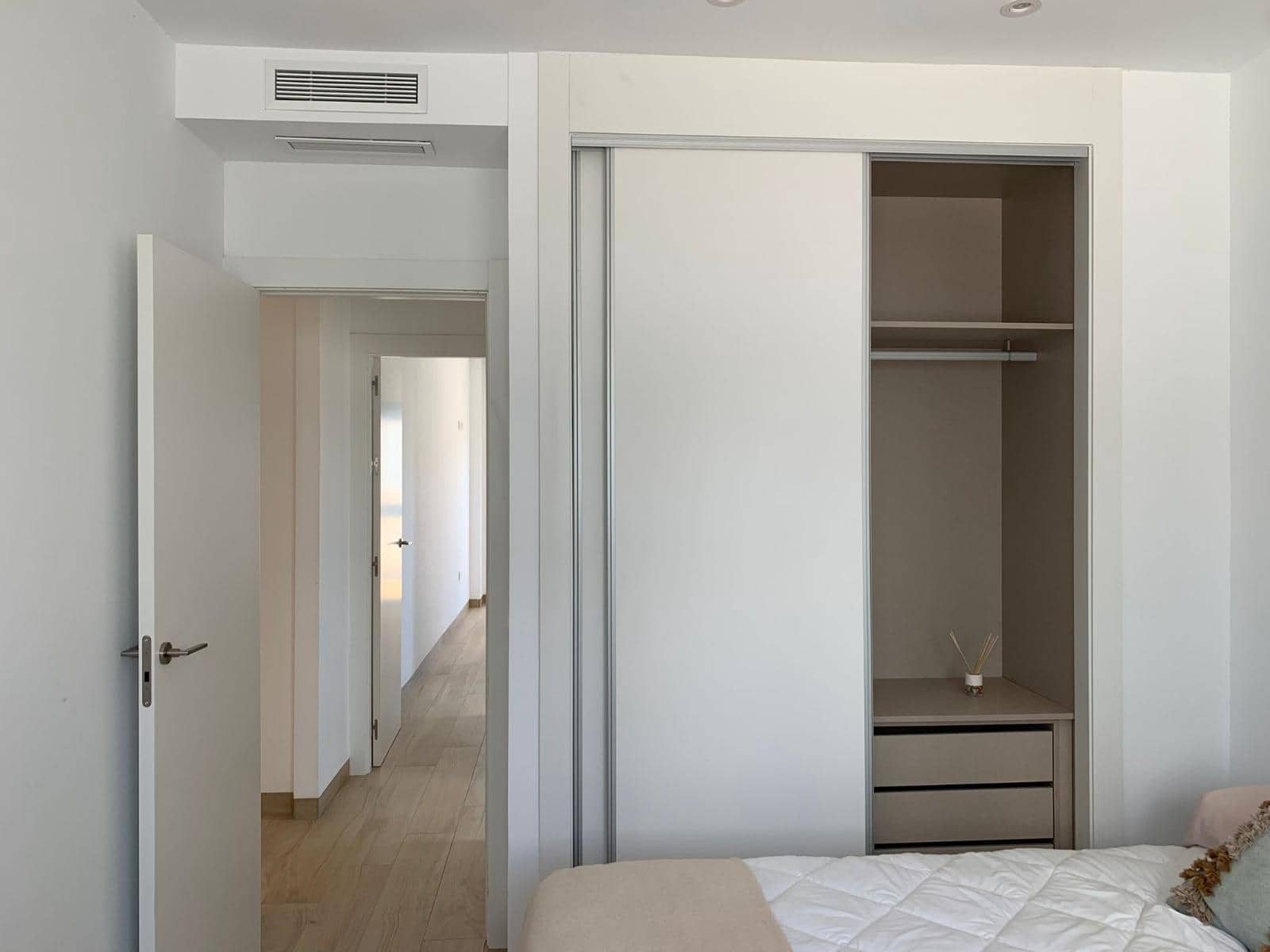 2 soverom Leilighet til leie i Finestrat med svømmebasseng garasje - € 1 550 (Ref: 10012307)