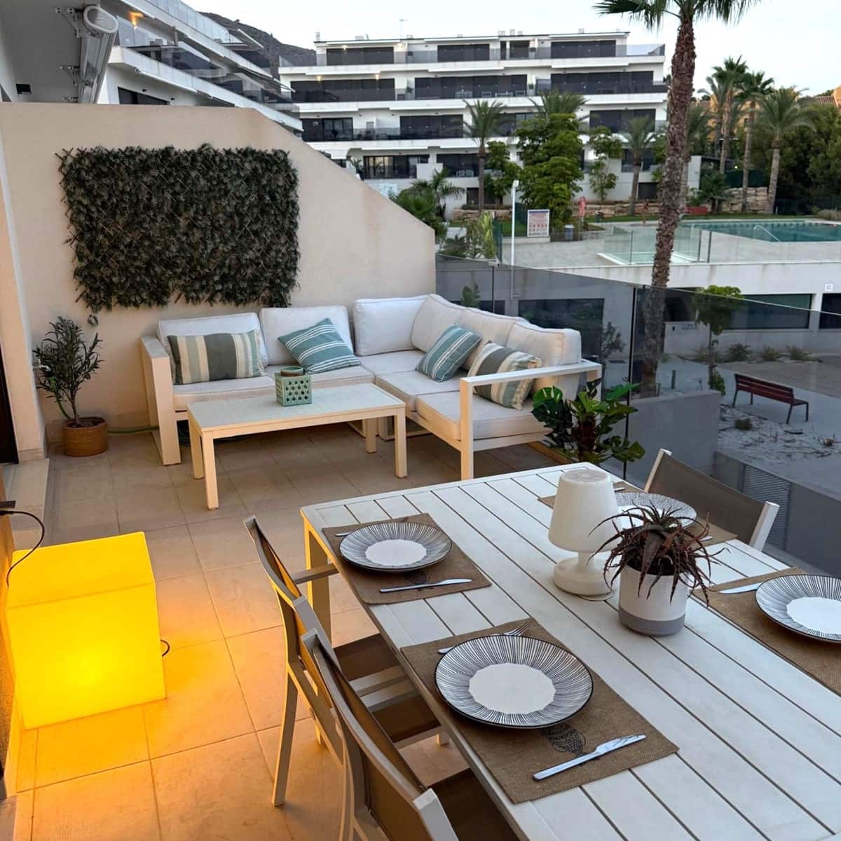 2 Zimmer Apartment zu vermieten in Finestrat mit Pool Garage - 1.800 € (Ref: 10018146)