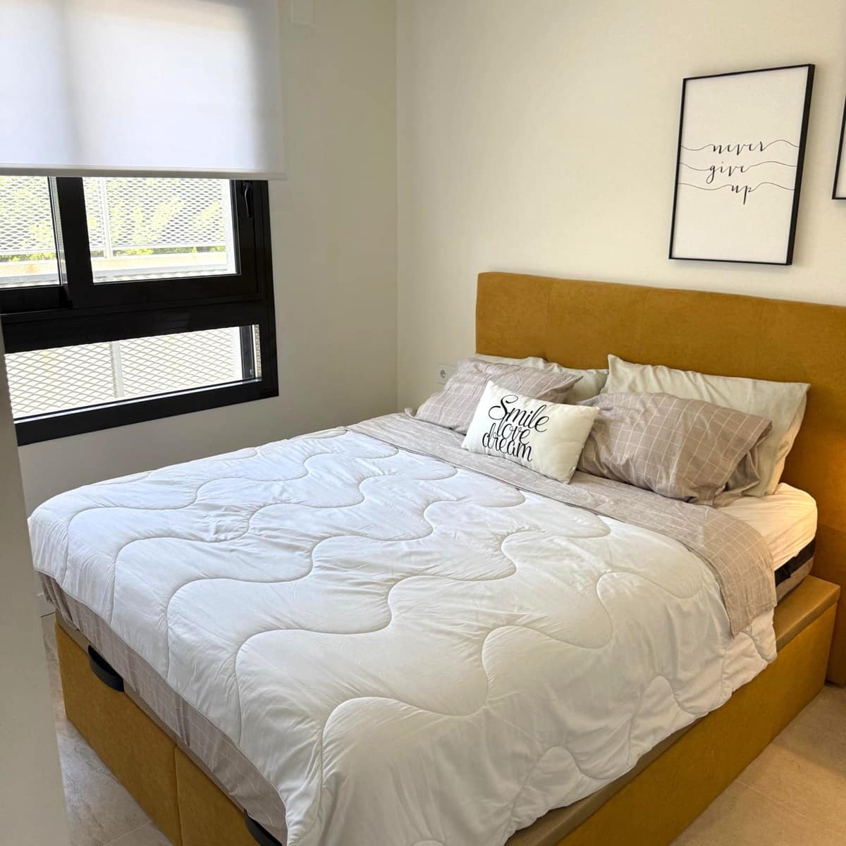 2 Zimmer Apartment zu vermieten in Finestrat mit Pool Garage - 1.800 € (Ref: 10018146)