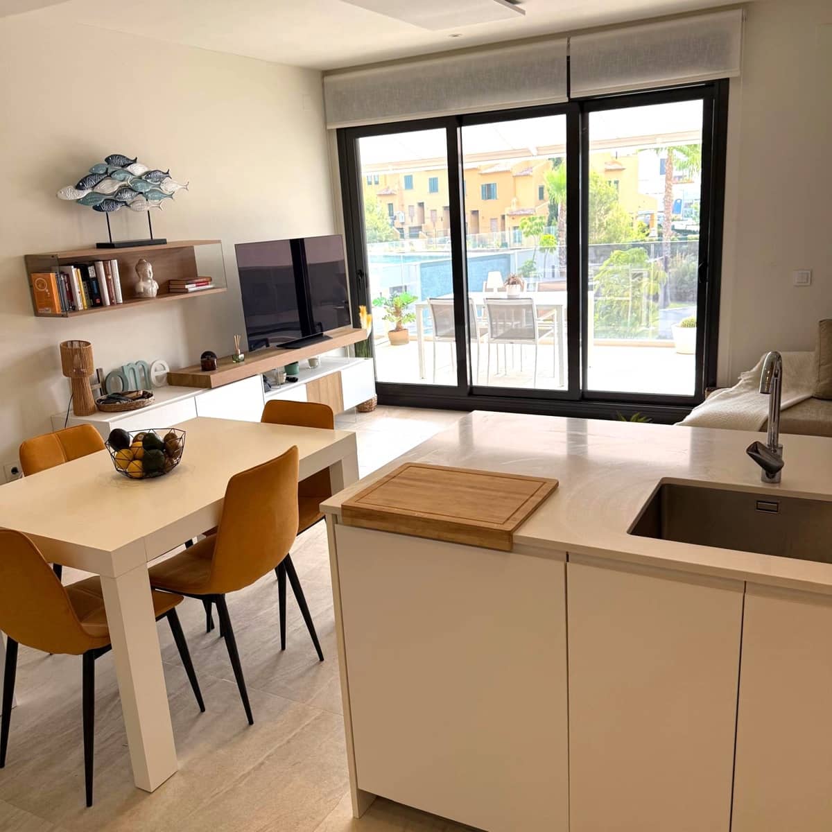 2 Zimmer Apartment zu vermieten in Finestrat mit Pool Garage - 1.800 € (Ref: 10018146)