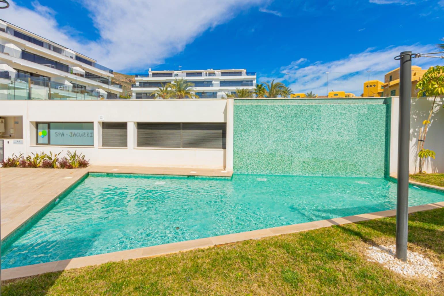 2 Zimmer Apartment zu vermieten in Finestrat mit Pool Garage - 1.800 € (Ref: 10018146)