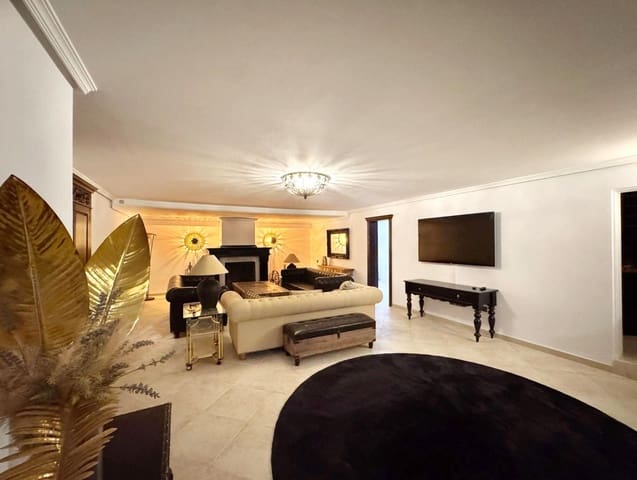 7 bedroom Villa for rent in El Tossal - Bello Horizonte  , La Nucia with pool - € 5,300 (Ref: 10028994)