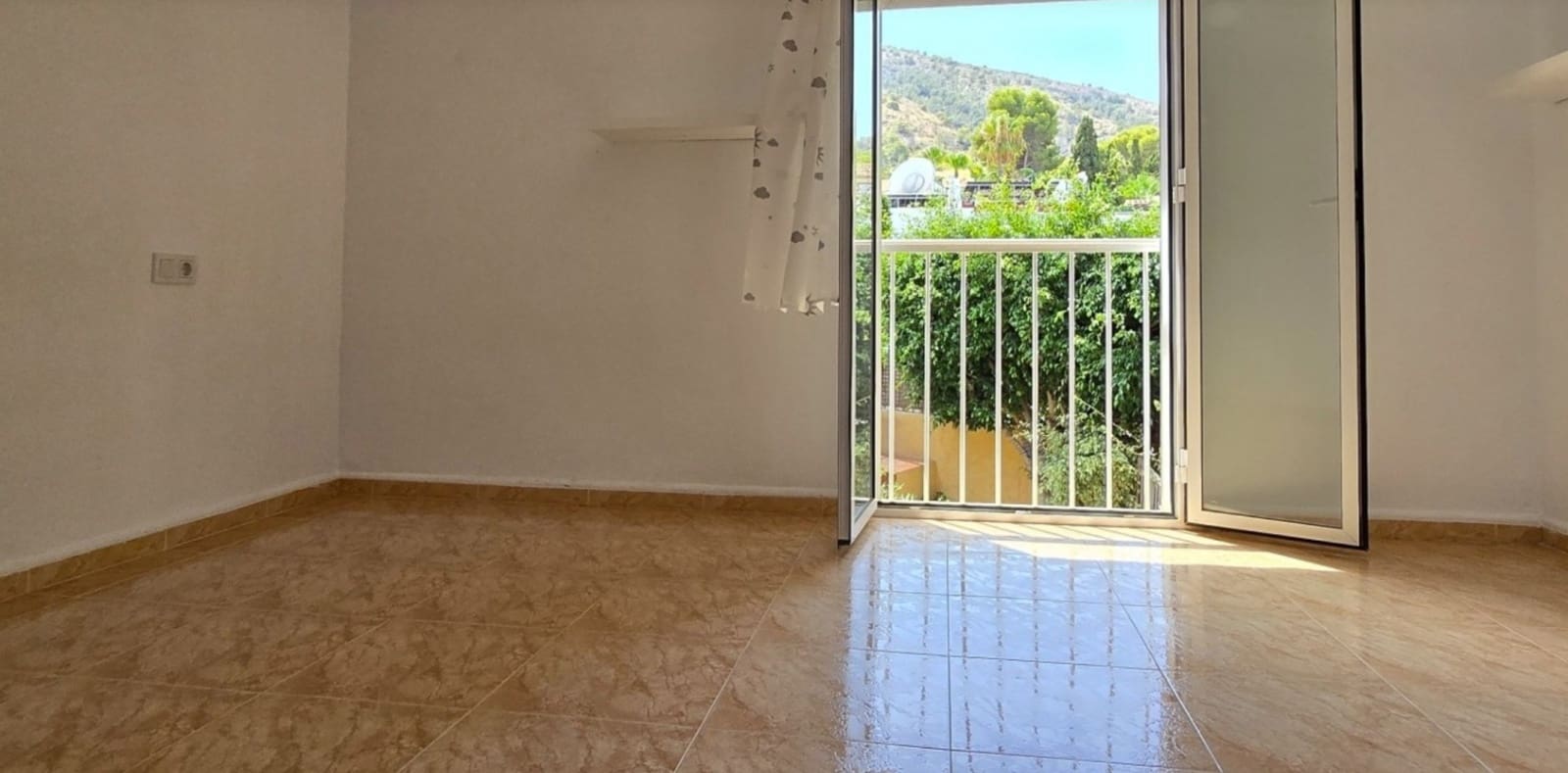 2 Zimmer Reihenhaus zu verkaufen in Albir mit Pool Garage - 355.000 € (Ref: 10033478)