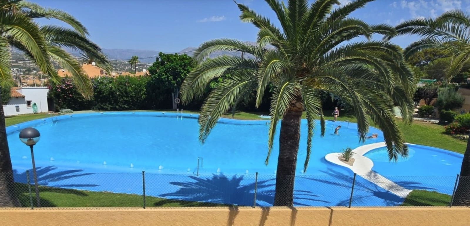 2 Zimmer Reihenhaus zu verkaufen in Albir mit Pool Garage - 355.000 € (Ref: 10033478)