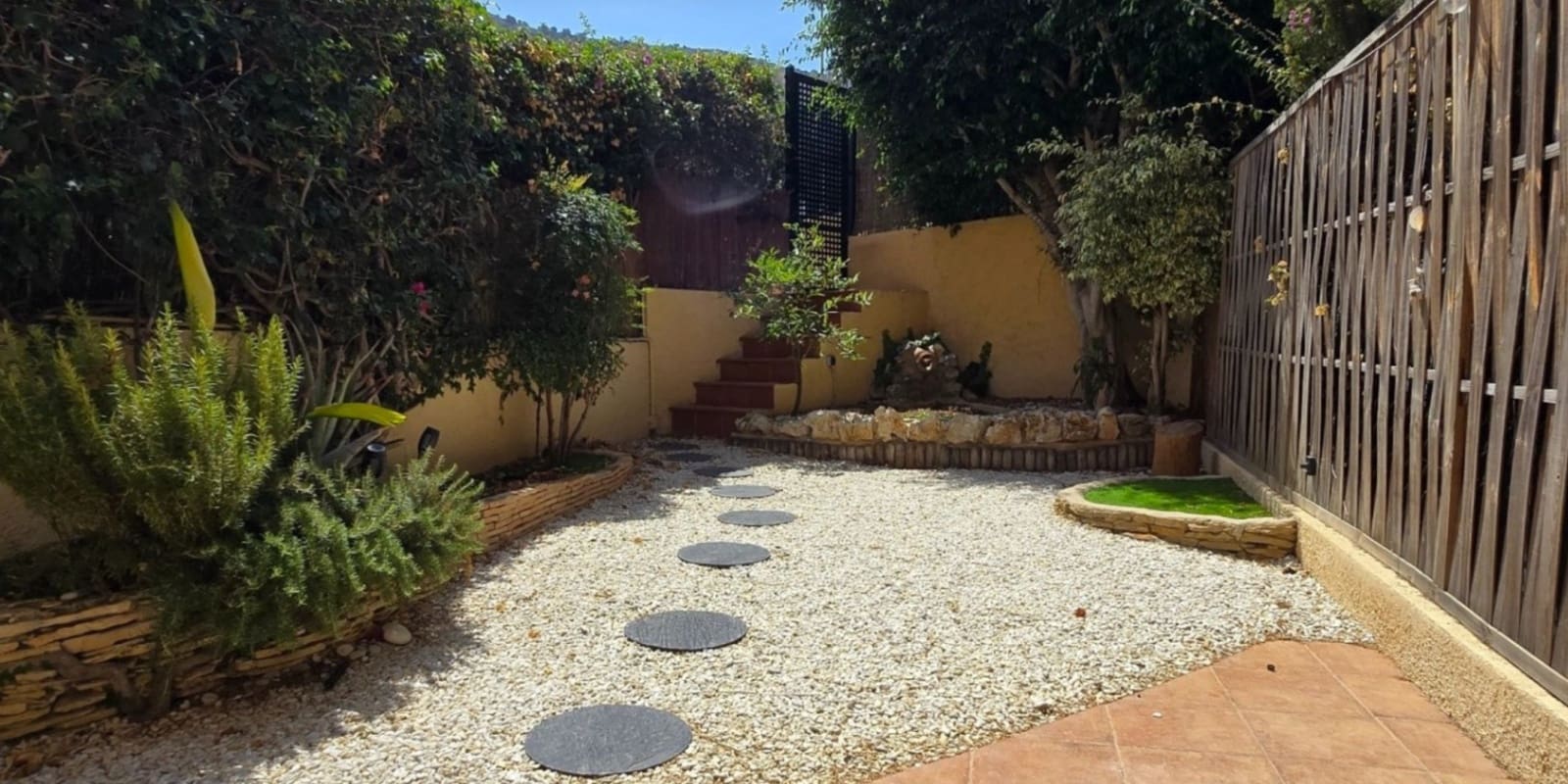 2 Zimmer Reihenhaus zu verkaufen in Albir mit Pool Garage - 355.000 € (Ref: 10033478)