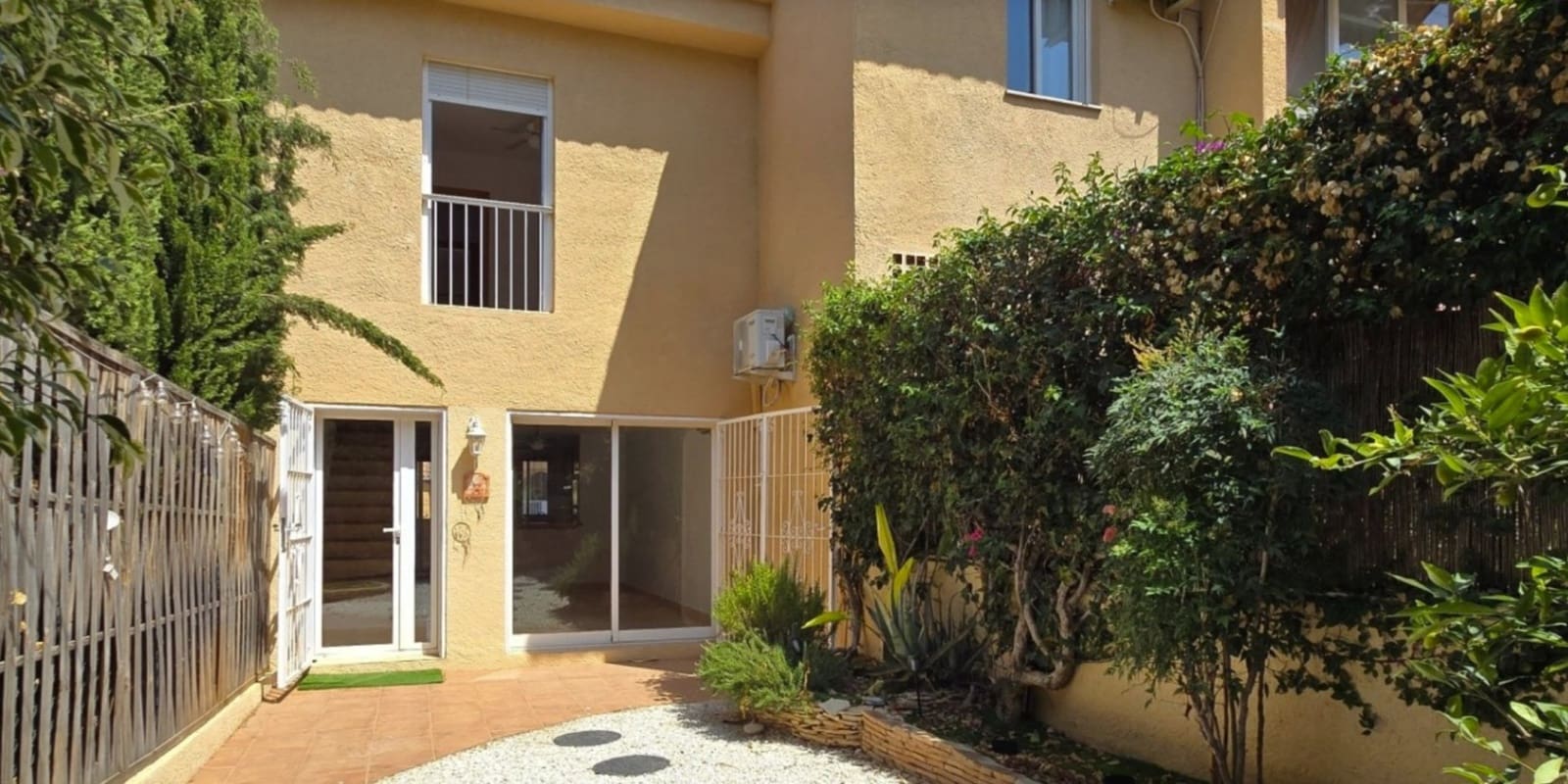 2 Zimmer Reihenhaus zu verkaufen in Albir mit Pool Garage - 355.000 € (Ref: 10033478)