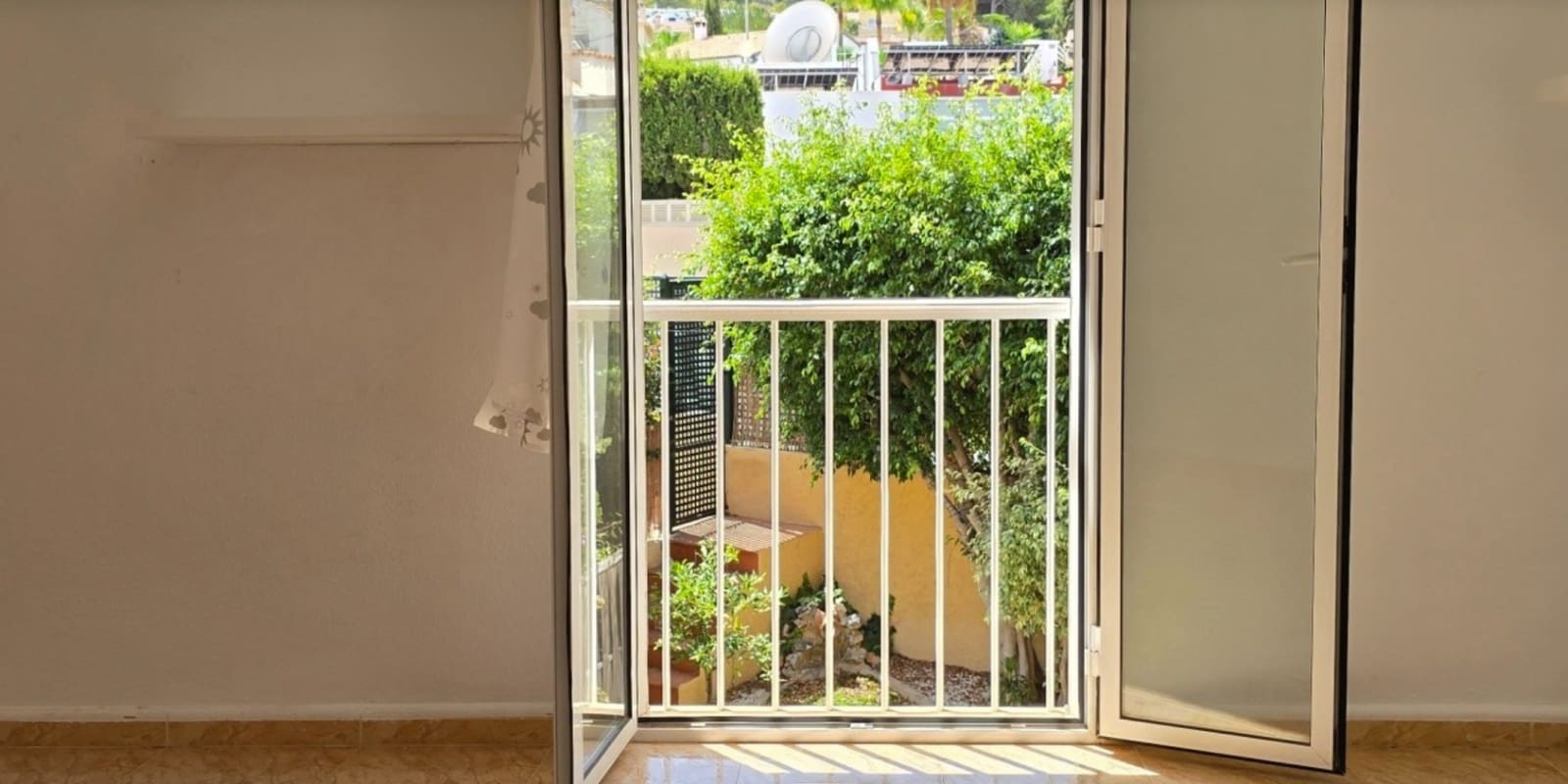 2 Zimmer Reihenhaus zu verkaufen in Albir mit Pool Garage - 355.000 € (Ref: 10033478)