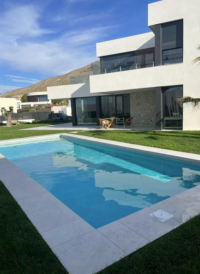 3 slaapkamer Villa te huur in Finestrat met zwembad garage - € 3.999 (Ref: 10042159)