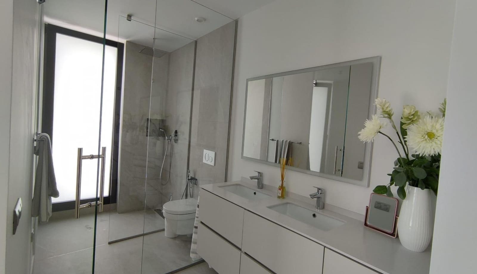 3 slaapkamer Villa te huur in Finestrat met zwembad garage - € 3.999 (Ref: 10042159)