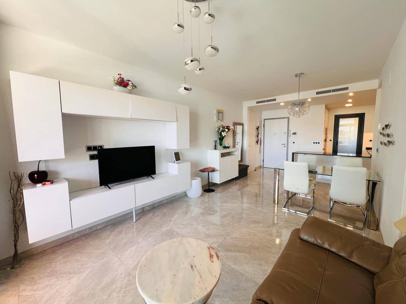 Appartement de 2 chambres à louer à Benidorm avec piscine garage - 2 000 € (Ref: 10070181)