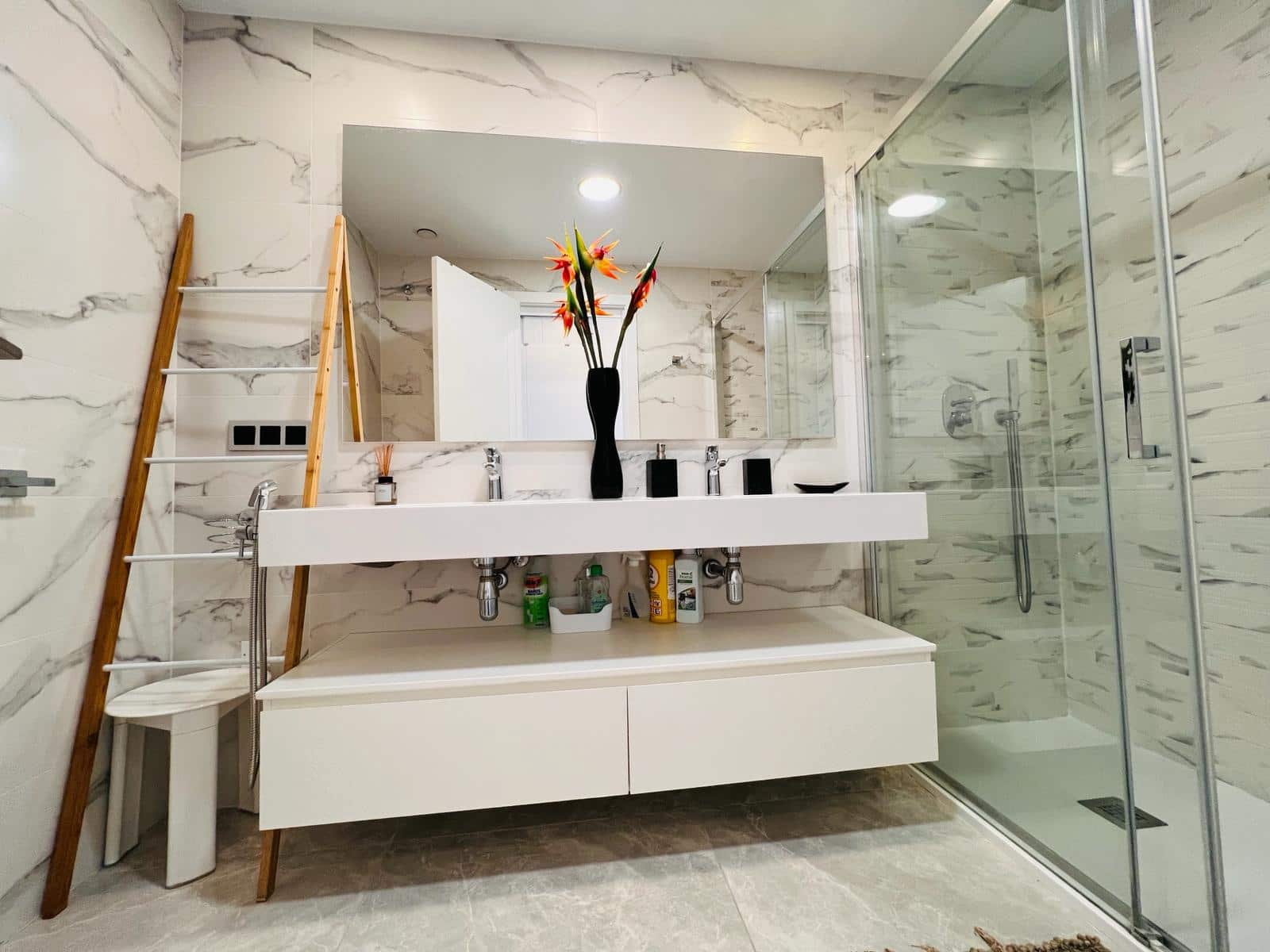 Appartement de 2 chambres à louer à Benidorm avec piscine garage - 2 000 € (Ref: 10070181)