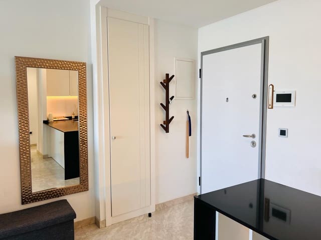 Appartement de 2 chambres à louer à Playa Poniente, Benidorm avec piscine garage - 2 000 € (Ref: 10070181)