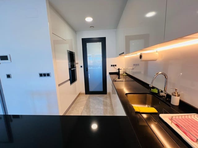 Appartement de 2 chambres à louer à Playa Poniente, Benidorm avec piscine garage - 2 000 € (Ref: 10070181)