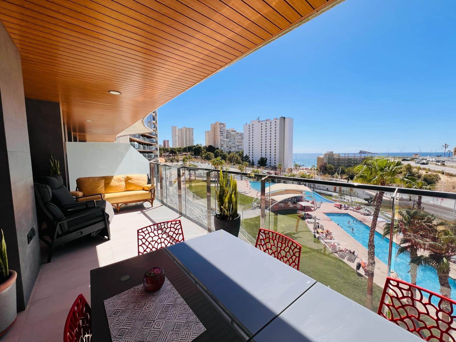 Appartement de 2 chambres à louer à Benidorm avec piscine garage - 2 000 € (Ref: 10070181)