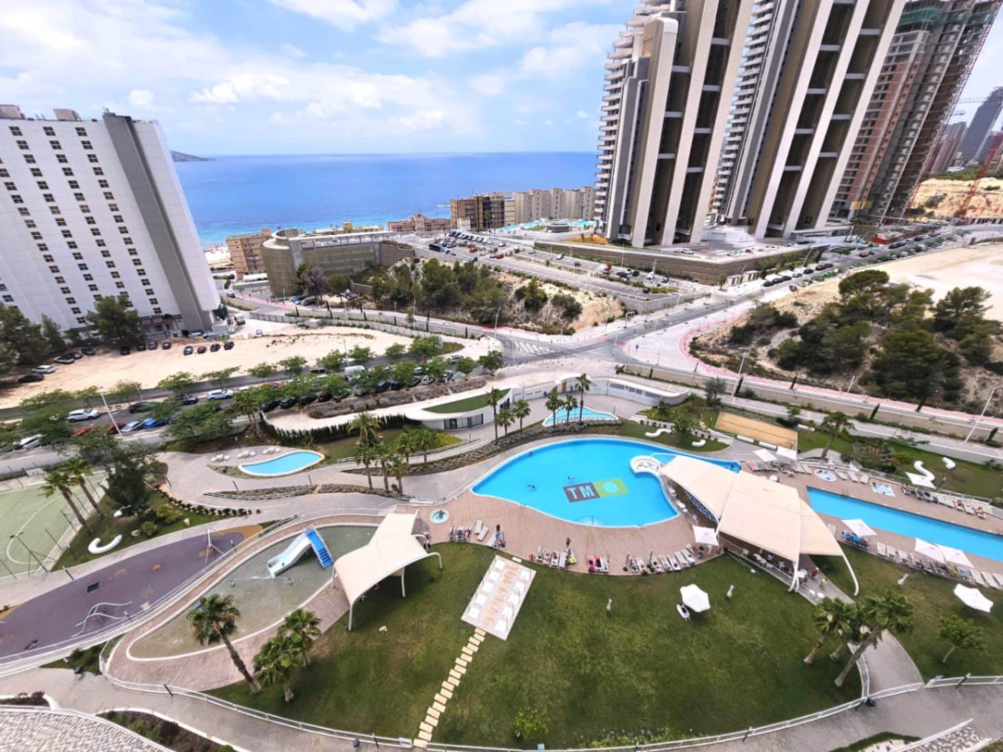 Appartement de 2 chambres à louer à Benidorm avec piscine garage - 2 000 € (Ref: 10070181)